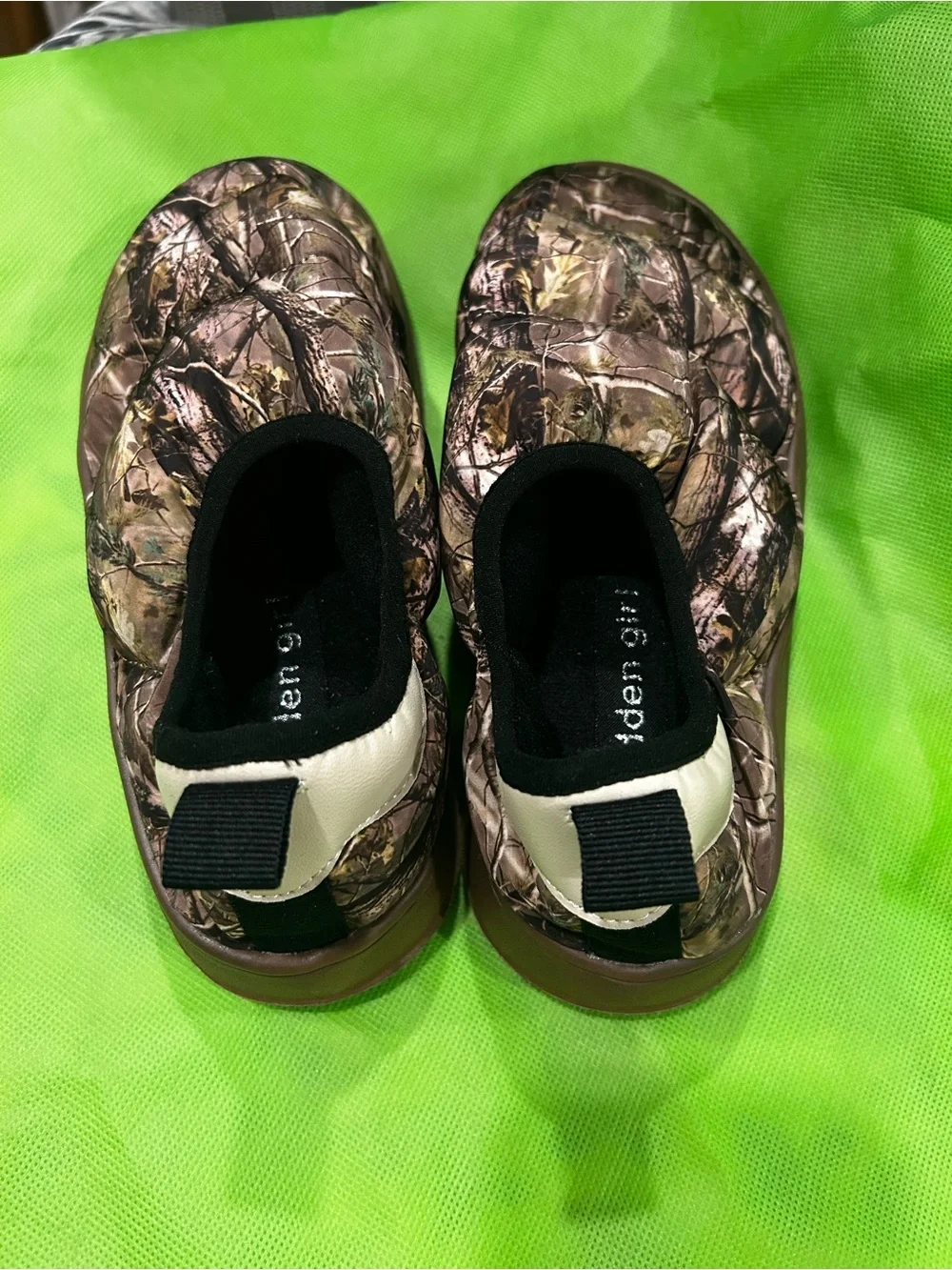 Kids Camo Slip-On Puffer Shoes - Brown/Green